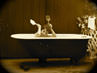 Auch Osterhasen müssen mal ein Bad nehmen. Natürlich nur in märchenhaft schönen Romantikwannen.