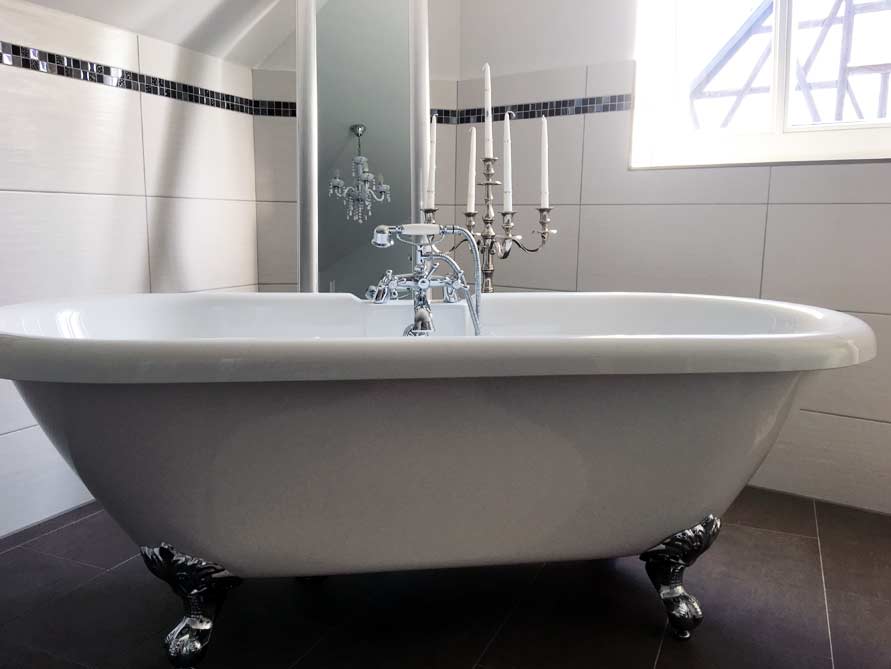 Bäder-Idee mit der freistehenden Badewanne Carlton 175